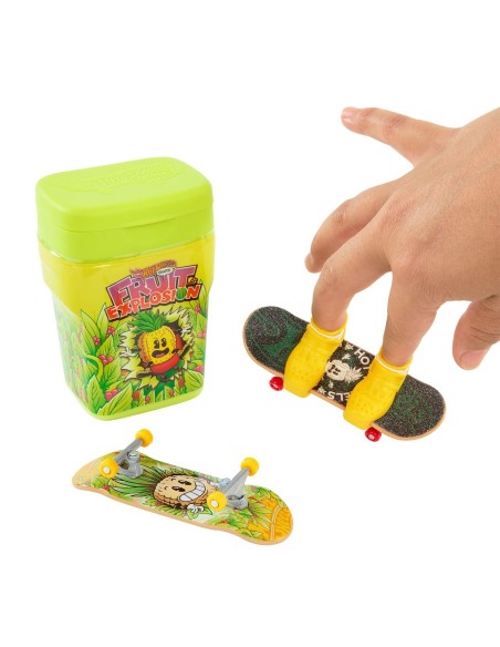 Hot Wheels Skate Caja de chicles con 2 monopatines HTP10 HOT WHEELS