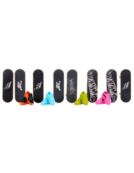 Pack 8 tablas de skate y 4 zapatillas HMY19 HOT WHEELS
